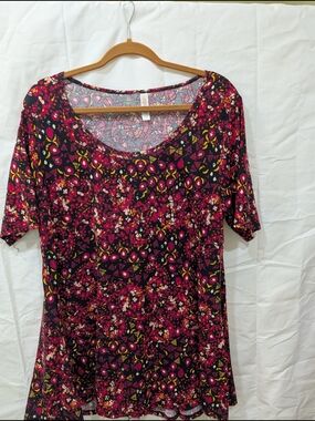 LuLaRoe Perfect T | Geometric Floral Print | Pink & Purple | Size Large